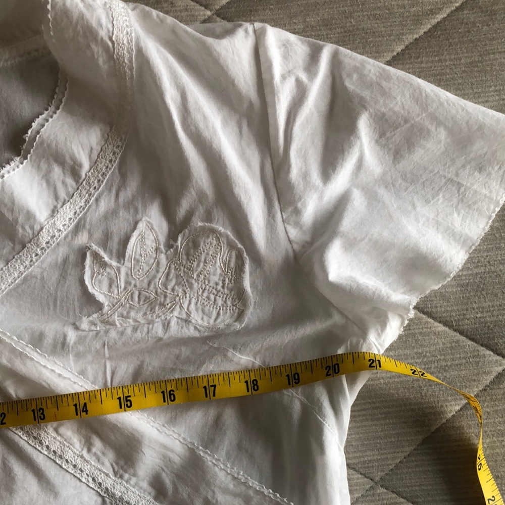 Dressbarn White Embellished faux Wrap Blouse Short bell flutter Sleeve . Spring - Picture 8 of 15